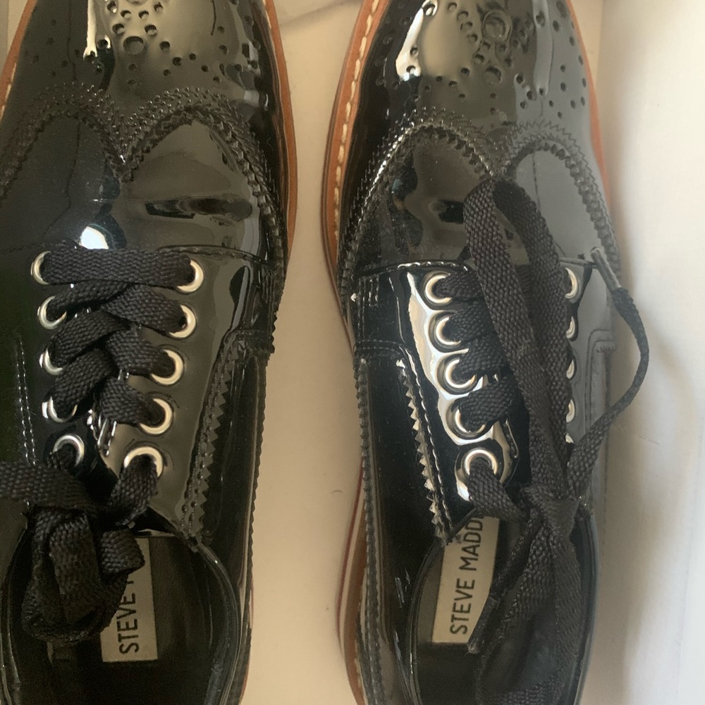 Steve Madden Patent Platforms size 6
